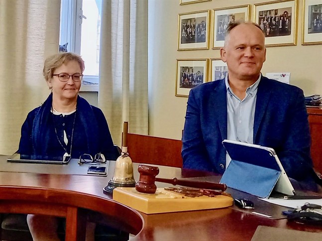 Stadsdirektör Anne Ekstrand och stadsstyrelsens ordförande Owe Sjölund är nöjda med bokslutet.