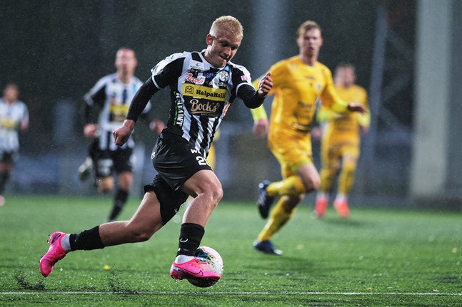 Eetu Rissanen var utlånad till VPS i fjol, men nu är han i KPV.