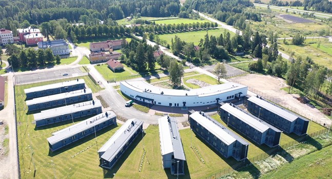 Den nya öppna fängelseanstalten har plats för 136 fångar.
