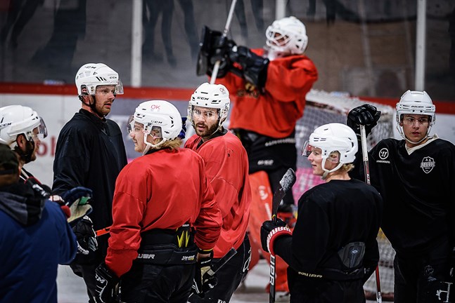 Det blir ingen match för Erik Backlund & Co i Muik Hockey på lördag.