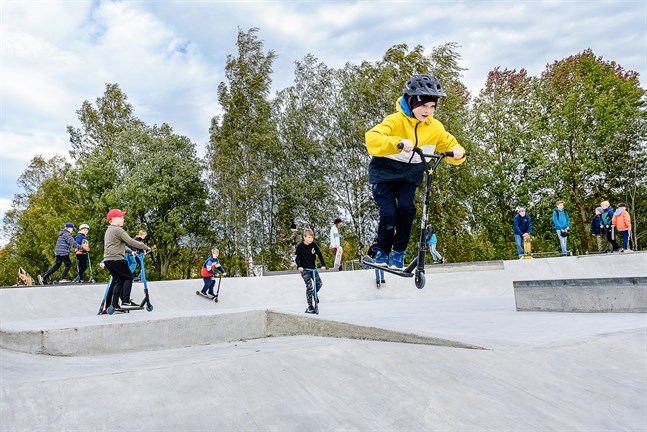 Bilden är från skejtparken i Jakobstad, som invigdes förra veckan.
