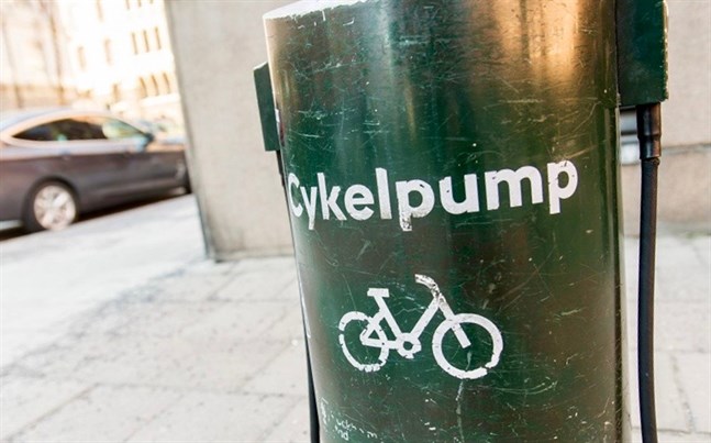 Det finns många olika modeller av cykelpumpar i städerna.