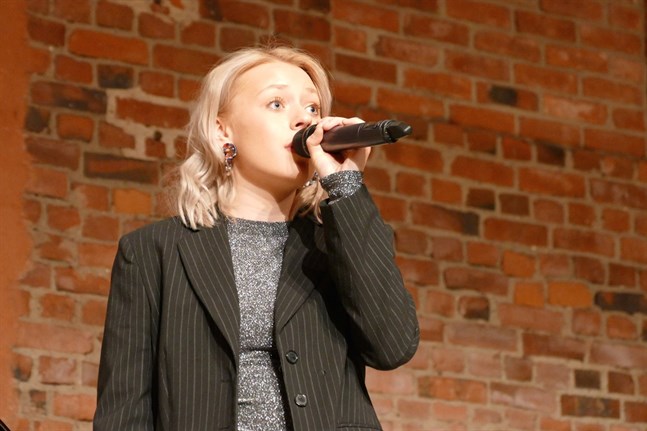 Alva Nygård är en av solisterna på "Så mycket bättre"-konserten. I oktober är hon aktuell med en ny singel.