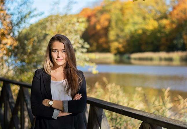Frida Sigfrids är Svensk Ungdoms ordförande.