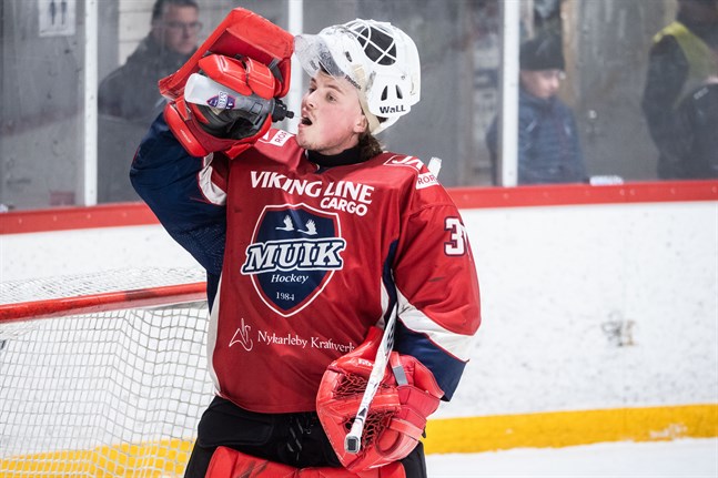Mathias Biskop noterades för 44 räddningar i matchen mot Hermes.