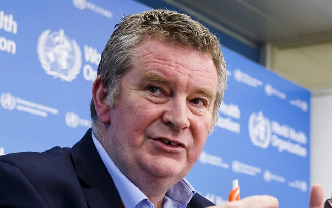 Michael Ryan, WHO:s chef för krisberedskap, varnar för att dubbelt så många kan komma att dö i pandemin innan ett vaccin kan distribueras.