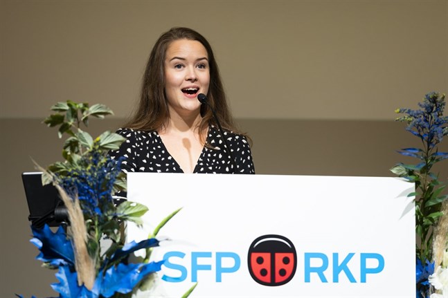 SU:s motion om att avkriminalisera användningen av cannabis skapade häftig debatt på SFP:s partidag. På bilden SU:s ordförande Frida Sigfrids.