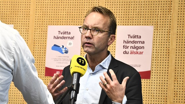 Hälso- och sjukvårdsdirektör Björn Eriksson ser mycket allvarligt på den ökade smittspridningen.