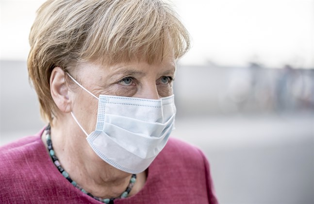 Tysklands förbundskansler Angela Merkel vill "till varje pris" undvika en ny nedstängning. Arkivbild.