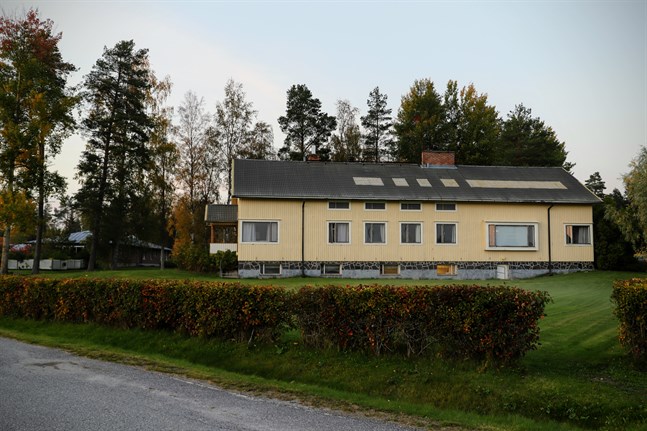 Pixnekliniken finns i en byggnad i tre våningar. Snart kan en flytt till Tallgården, till vänster i bild, bli aktuell.