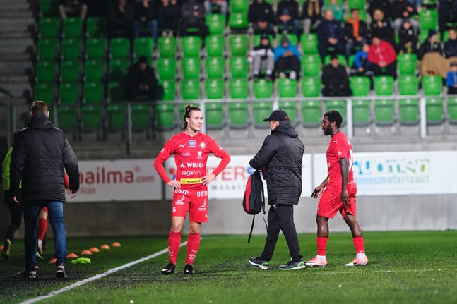 Jaro får lappa ihop sina sargade spelare inför söndagens derby mot KPV. Toro måste utgå redan efter 28 minuter mot VPS och inte heller Topi Järvinen spelade hela matchen.
