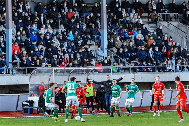 Jaro och VPS tvingas spela sina två återstående hemmamatcher utan publik. Bilden är från derbyt mellan Jaro och KPV den 4 oktober.