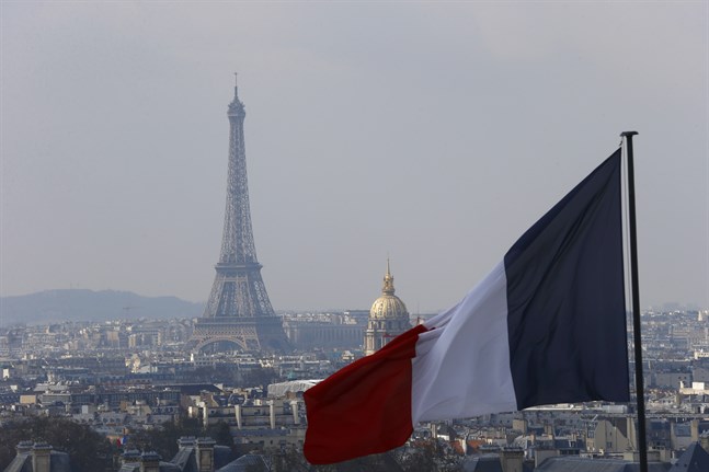 Frankrikes huvudstad Paris. I bakgrunden syns Eiffeltornet. Arkivbild.