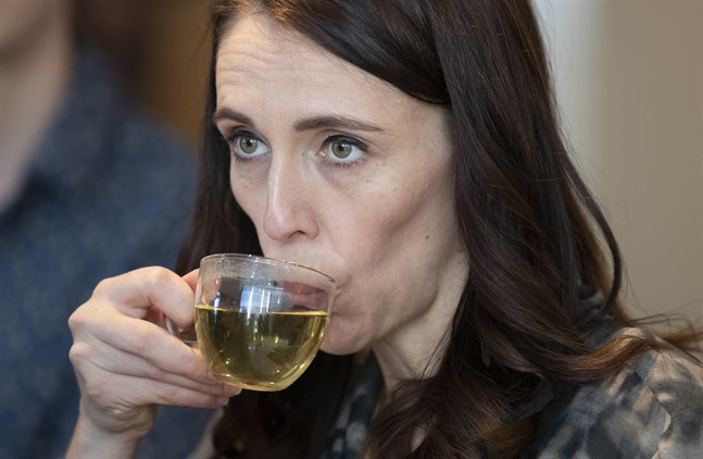 Nya Zeelands premiärminister Jacinda Ardern ser skäl att uppmärksamma att landets största stad i veckan kan lätta på restriktionerna.
