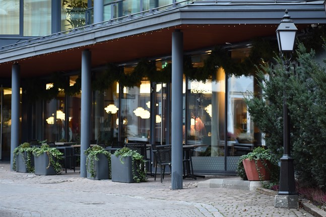 Regeringen planerar att införa extra stränga restriktioner för restauranger i Nyland, Egentliga Finland, Egentliga Tavastland, Birkaland och Österbotten.