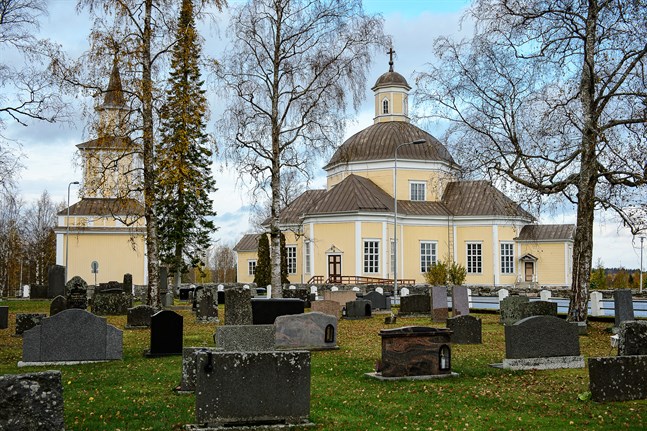 Några investeringar ingår inte i den budget som kyrkofullmäktige i Kronoby godkänt. Ett nytt bårhus i Nedervetil tas eventuellt med i en tilläggsbudget nästa år.