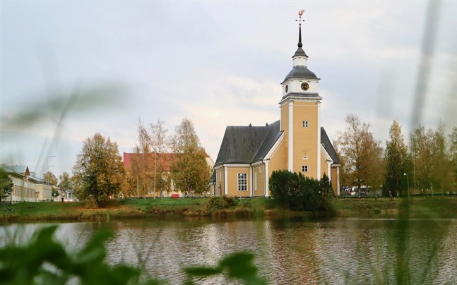 Antalet som deltar i församlingarnas andaktstillställningar minskar, medan det blir allt vanligare att man ordnar till exempel skogsgudstjänster.