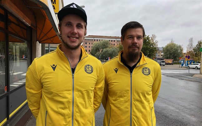 Lagkaptenen Antti Leppälä och tränaren Mikko Keskisipilä är redo för ligasäsongen, som för Tiikerits del startar på lördag.