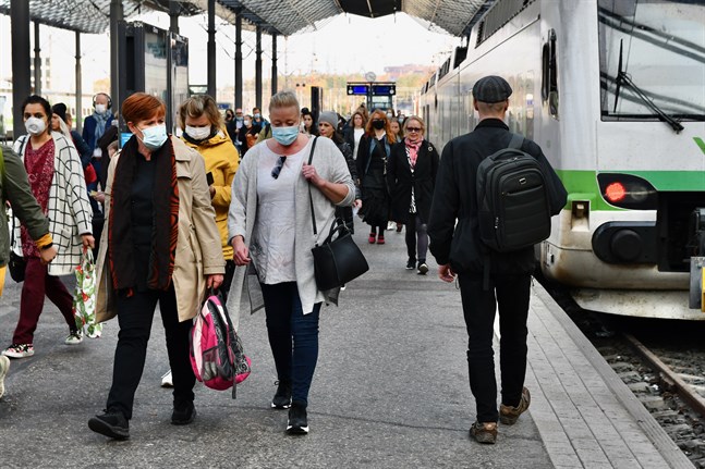 I Helsingfors och Nylands sjukvårdsdistrikt har man rapporterat 1 154 nya fall under de senaste 14 dagarna, vilket kan jämföras med 482 nya fall under perioden innan.