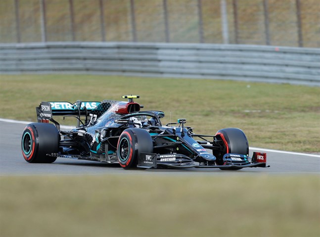 Valtteri Bottas tog säsongens tredje pole position.