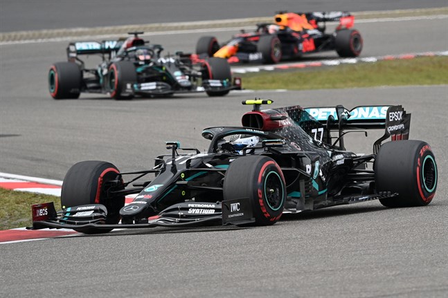Valtteri Bottas helg i Tyskland slutade i stor besvikelse. Luckan upp till Lewis Hamilton börjar vara så stor att hoppet om att vinna VM-serien är ute.