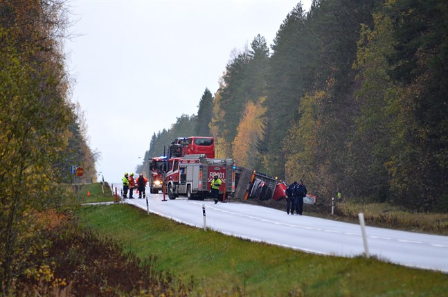 Olyckan inträffade på riksåttan i Yttermark på söndagsmorgonen.