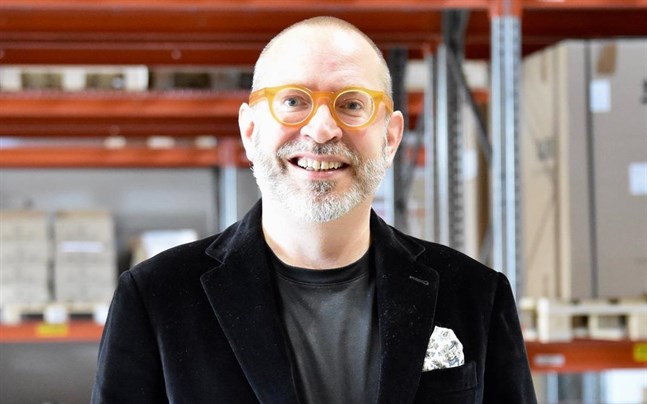 Finnish Design Shops grundare och vd Teemu Kiiski är bördig från Åbo. Han har studerat olika humanistiska ämnen och juridik vid Åbo universitet och Helsingfors universitet, men inte tagit någon examen.