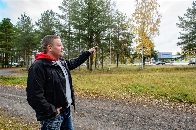 Tom Lindqvist planerar att bygga en ny grill på ungefär som ställe som baren "Mutteri" fanns i tiderna.l
