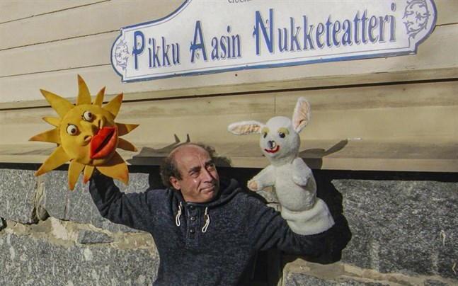 Det är tredje året som Dockteatern Lilla Åsnan ordnar en internationell festival. Medgrundaren, dockmakaren och skådespelaren Cosimo Galiano vågar hoppas på många fler.