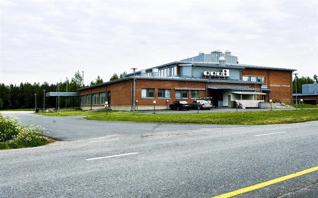Högstadiet i Petalax är försatt i karantän.