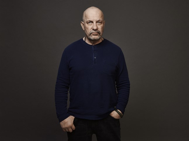 Kenneth Eriksson är en helsingforsbördig kriminalöverkonstapel som arbetat med grov brottslighet sedan tidigt 90-tal.