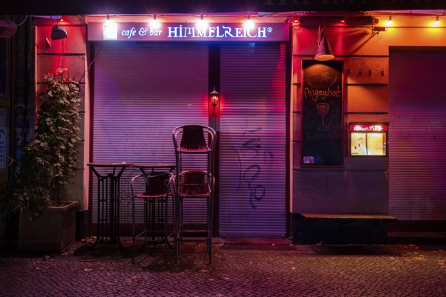 En stängd bar i området Friedrichshain i Tysklands huvudstad Berlin. Arkivbild.