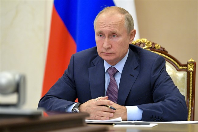 Rysslands president Vladimir Putin föreslår en ettårig förlängning av nedstrustningsavtalet Nya Start.