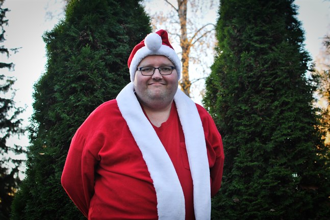 Tomas Mattsson tar sina uppdrag som tomte på stort allvar och gör allt han kan för att det ska vara tryggt att anlita honom.
