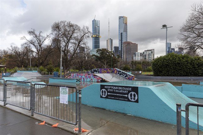 En tom skateboardpark i Melbourne i augusti. Från måndagen får invånarna i staden åter använda parker som denna.