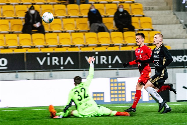 Joni Remesaho sitt och Jaros andra mål mot SJK Akatemia. 20.10.2020.
