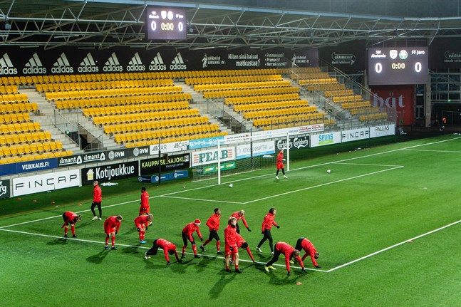 Jaro fick spela utomhus mot SJK Akatemia.