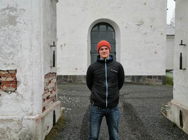 Kyrkans Ungdoms verksamhetsledare Leon Jansson är glad över att det går att ordna en gala på lördag samtidigt som föreningens 100-årshistorik skriven av Sixten Ekstrand ges ut.