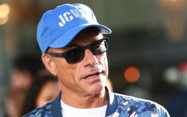 Jean-Claude Van Damme uppmanade alla sina följare att protestera mot avlivningen av hundvalpen Raya i Norge.
