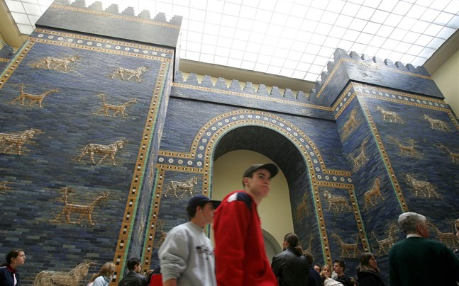 Pergamonmuseet är ett av tre museer i Berlin som utsatts för vandalism.