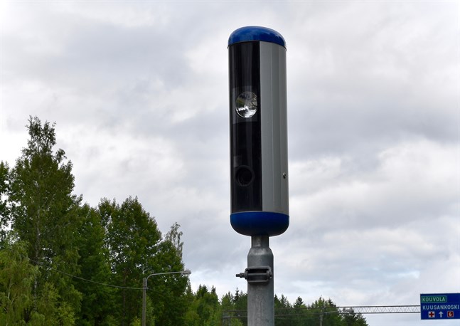 Användning av munskydd saboterar för polisens automatiska trafikövervakning.