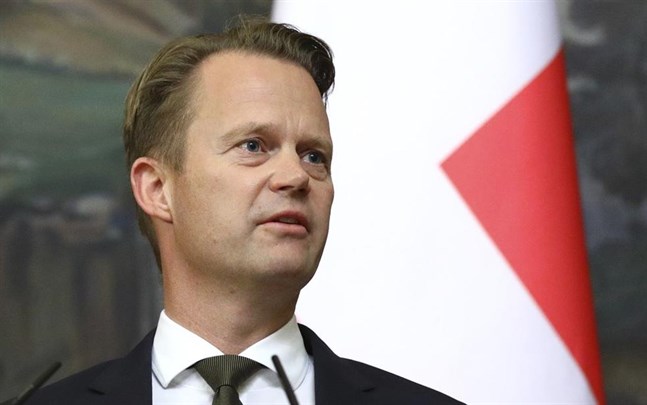 Danmark skärper sina reserestriktioner, meddelar utrikesminister Jeppe Kofod.