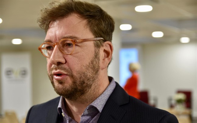 Kommunikationsminister Timo Harakka (SDP) säger till Yle att ministeriet utgår från att nätverksutrustning som kan äventyra den nationella säkerheten kan avlägsnas från nätet.