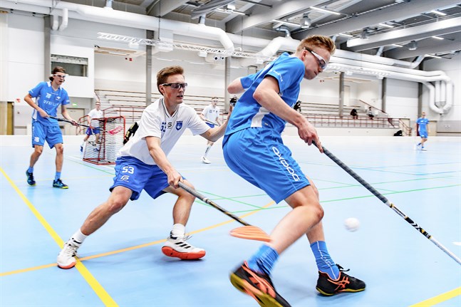 Blue Fox och Nibacos spelar i samma zon i division 1-kvalet. Bilden från höstens seriematch i Stjärnhallen.