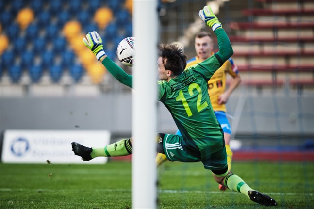 4–1-målet och saken är klar. Simon Storgeust gör 4–1 bakom Matias Rissanen i PK-37-målet.