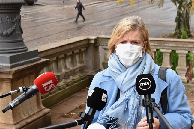 Justitieminister Anna-Maja Henriksson (SFP) deltar i söndagens krismöte om Vastaamoläckan.
