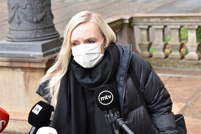 Inrikesminister Maria Ohisalo (Gröna) utlovar krishjälp till dem som har utsatts för utpressning efter dataintrånget som drabbade psykoterapiterapicentret Vastaamo.