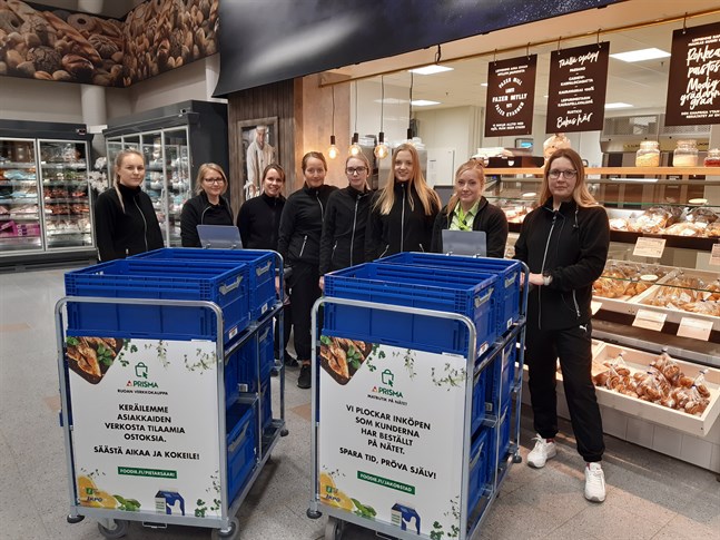 Noora Sandvik, Pia Välimaa, Miia Korpela, Judith Häggman, Marlene Granholm, Annika Hirvikoski, Sanna Bodbacka och Susanne Joki är åtta av sammanlagt tio personer som arbetar med Prismas nätbutik.