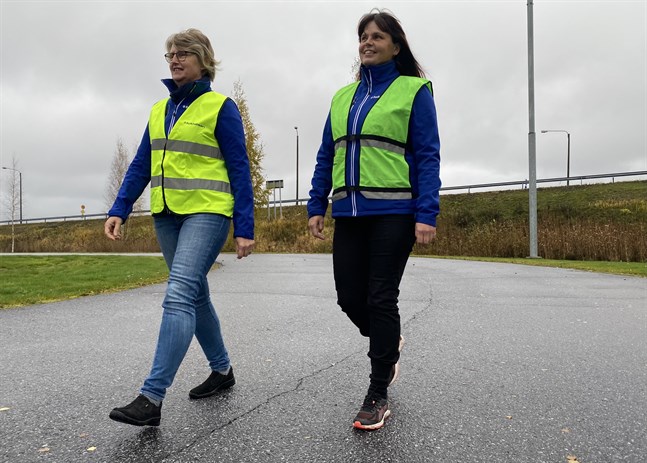 Görel Björses och Åsa Norrvik har märkt att allt fler är ute och rör på sig då andra motionsformer begränsas.