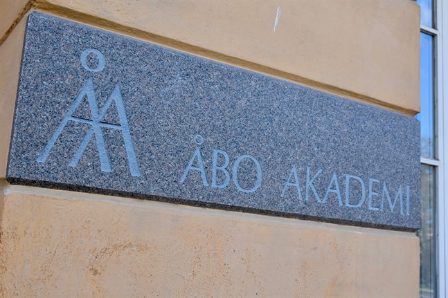 Första årets studenter har möjlighet till närstudier vid campus också under vårterminen.
